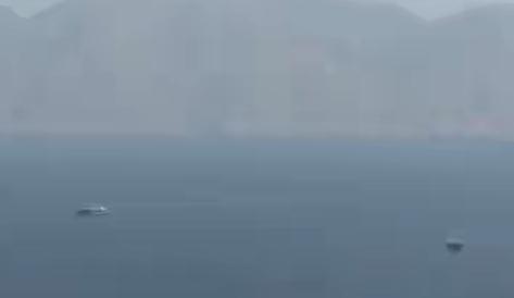 美国特朗普打不下去，伊朗不愿谈判，虽然目前没有爆发战争，但和平也并未实现。这四句