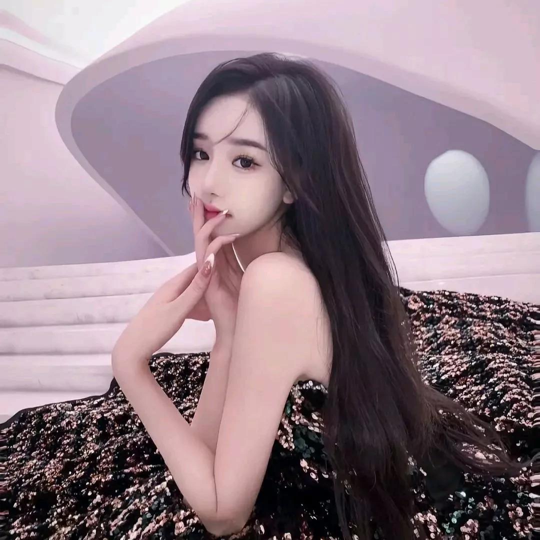 温柔优雅的夜晚，闪烁的裙摆，梦中的女神夜景气质少女 温柔粉色裙 超级迷人小仙女 