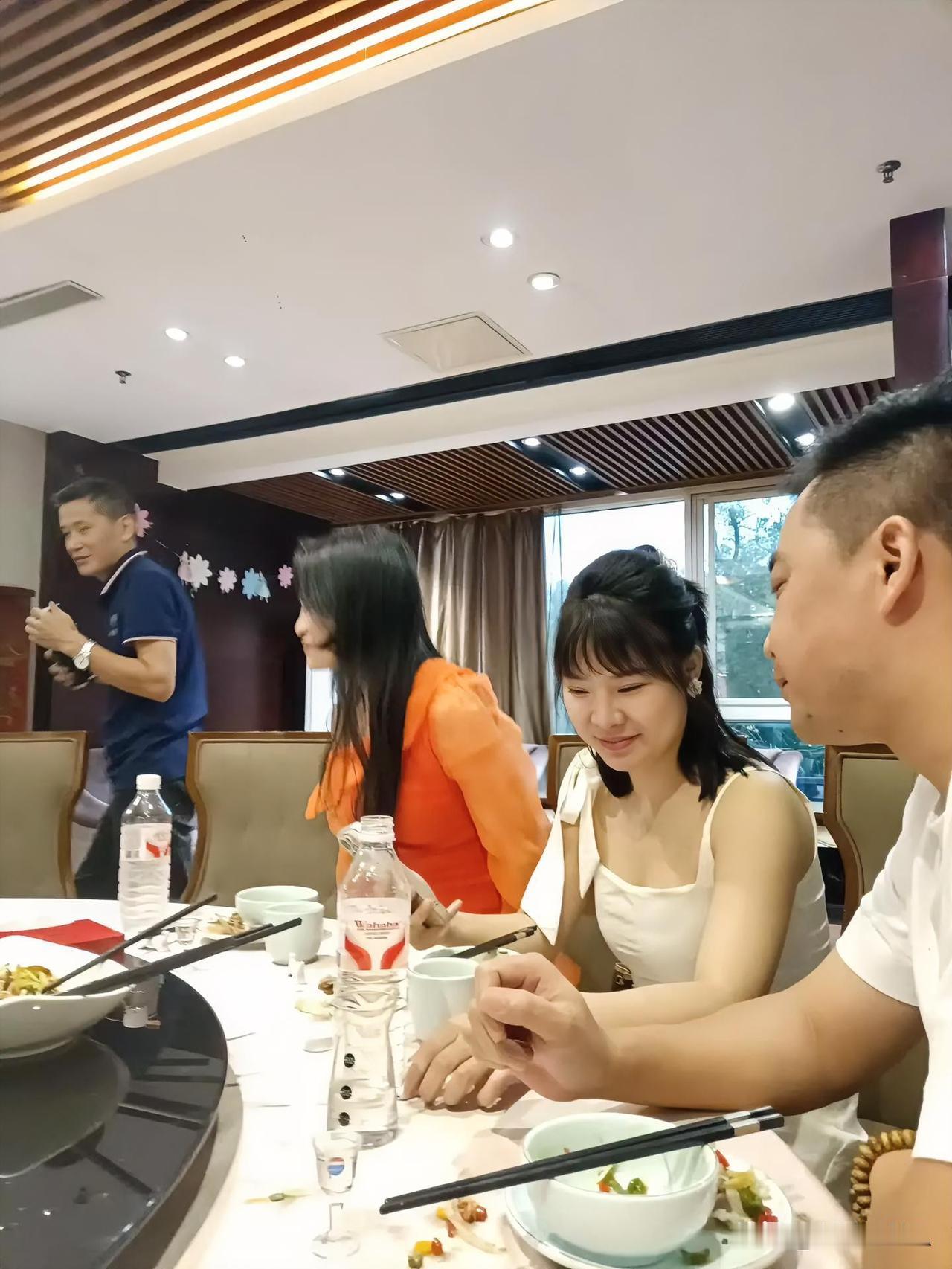 7月27日，喜爱喜的这个日子，偏偏是一天的雨，走走停停，停停走走，雨的相伴声，没