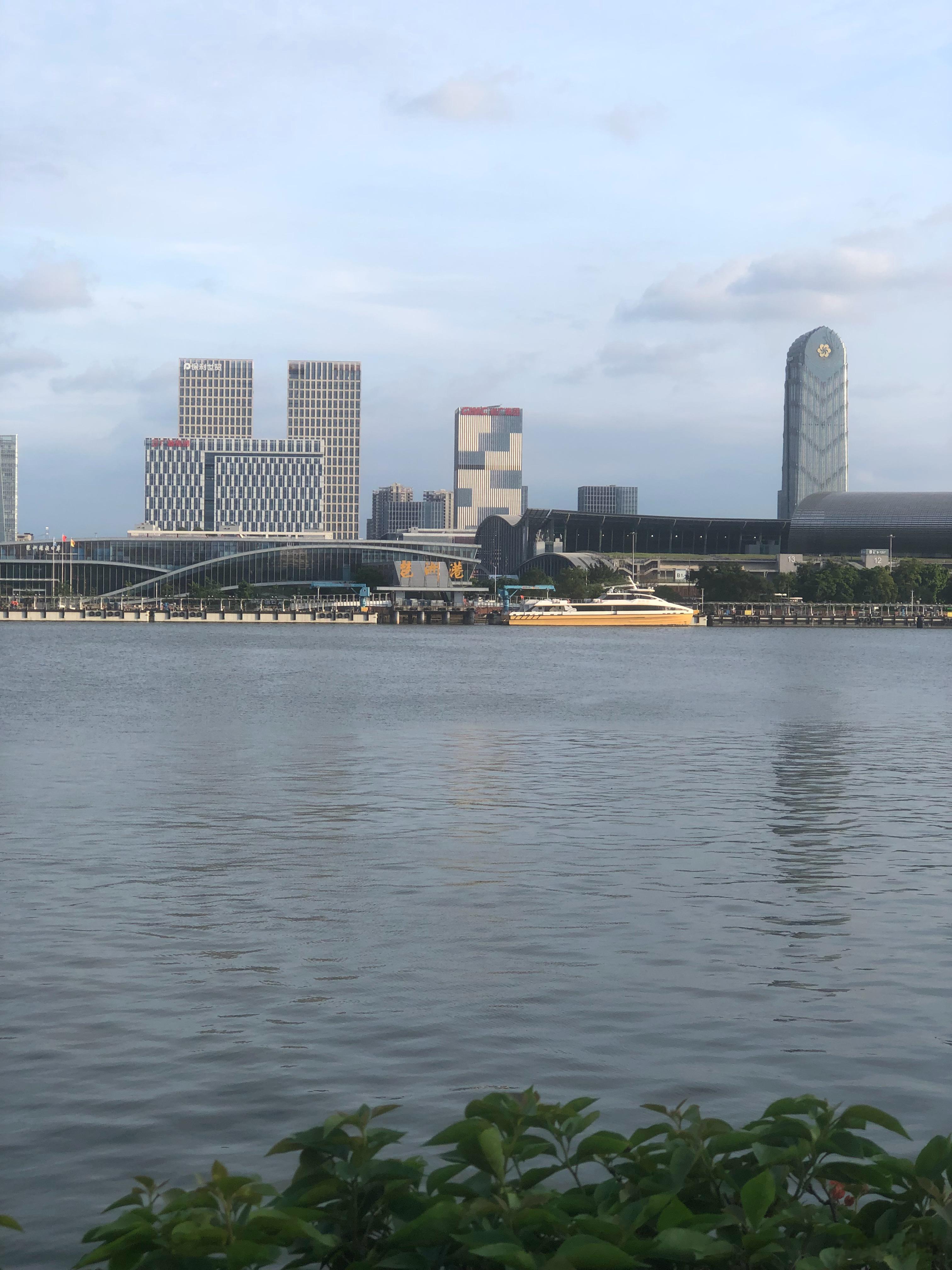 广东冷空气一日游后高温杀回天凉似个秋！广州高温天气暂退，江边6公里跑很舒服✌️ 