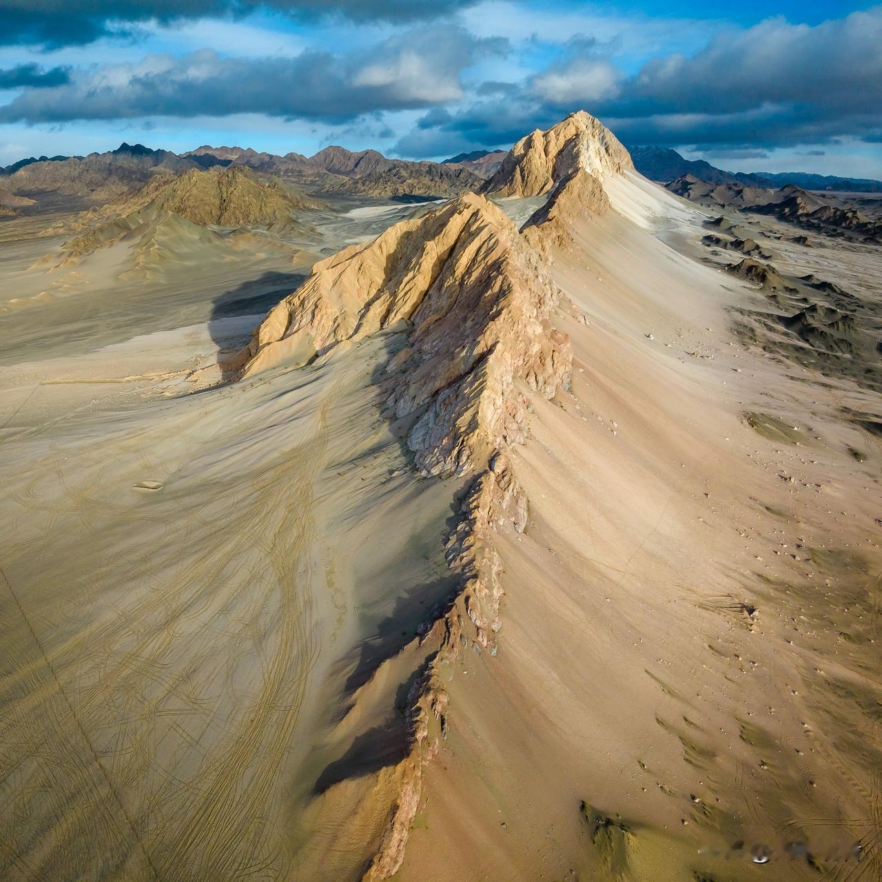 甘肃大漠美景，大自然的鬼斧神工！