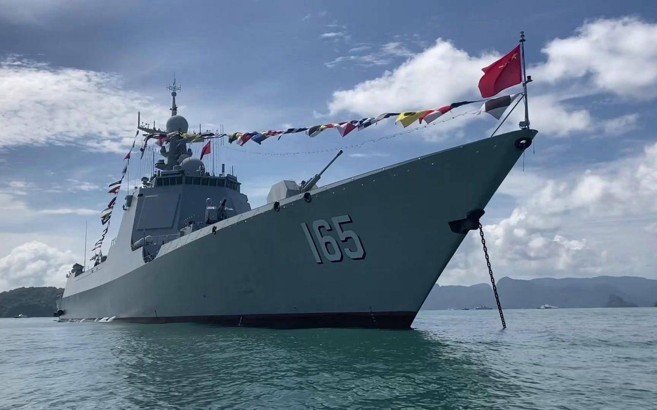 法国彻底破防，福建舰服役当天，中国服役了大半个法国海军，总吨位超25万吨

前几