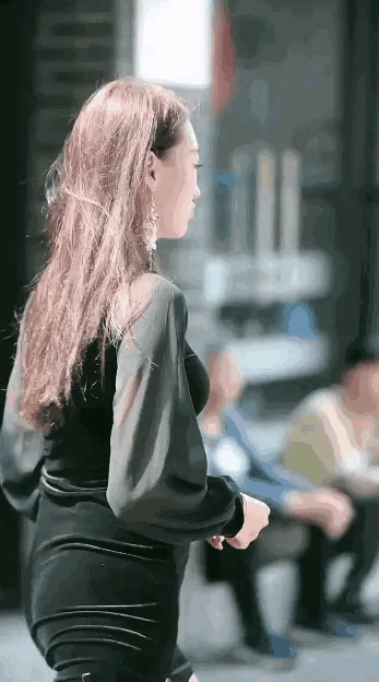 为什么要躲开？你的热情呢[机智][机智]