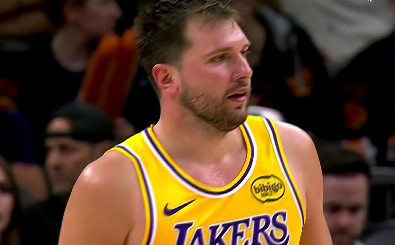 湖人关键时刻输球，东契奇背锅？

9连胜的湖人客场110:113惜败东部第一活塞