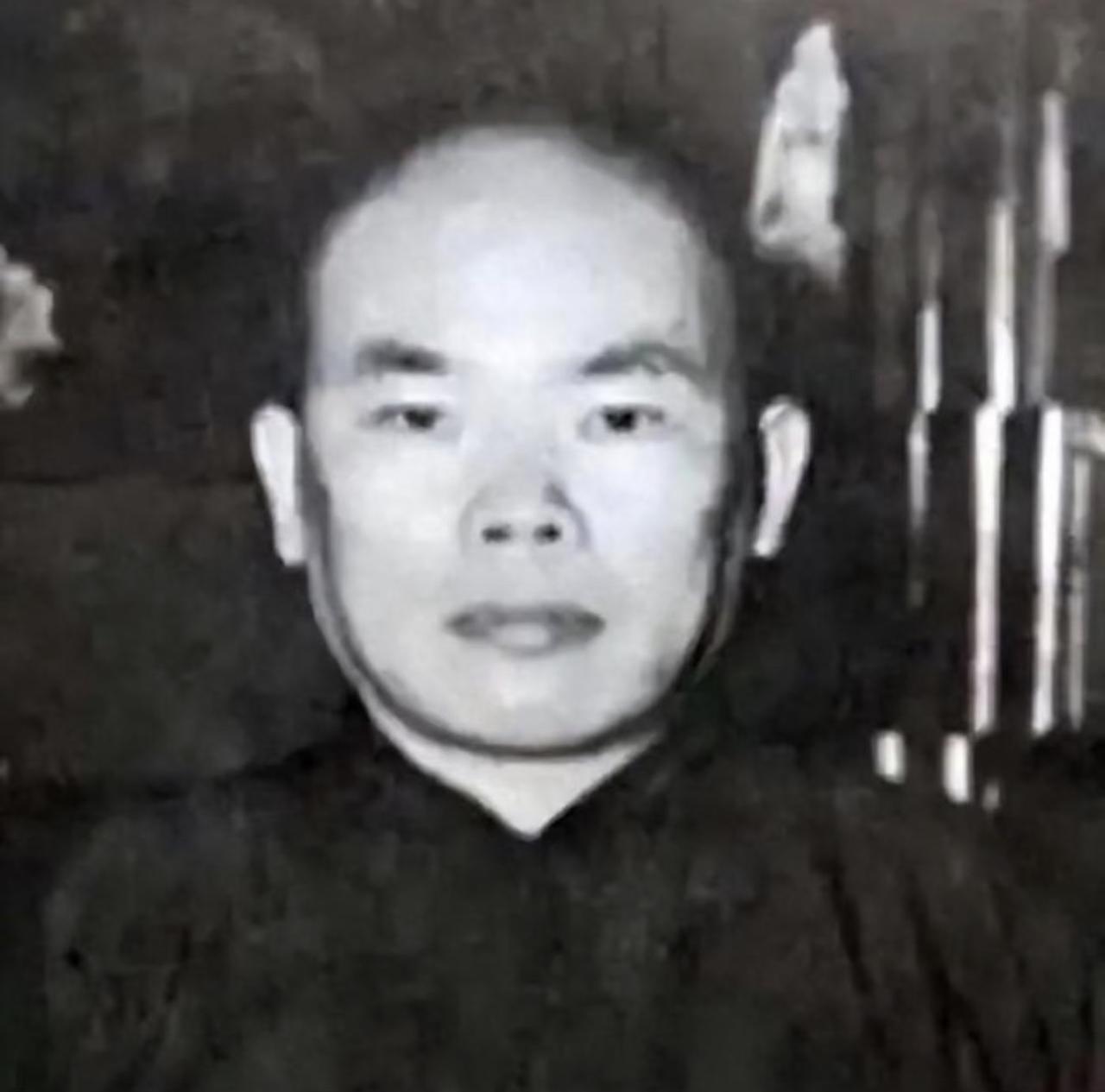很多人只知道上海滩大亨杜月笙，却不知道杜公馆真正的“定海神针”，是个大字不识的文