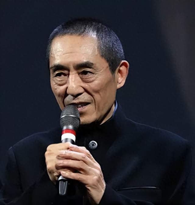 家底再厚管啥用，七十六岁的张艺谋，还是步了张纪中的那条老路子