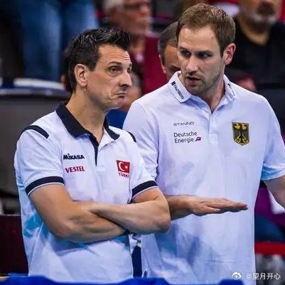 【荷兰女排主帅🇩🇪科斯洛沃斯基谈古德蒂】【乔瓦尼对我来说就像父亲一样。22岁