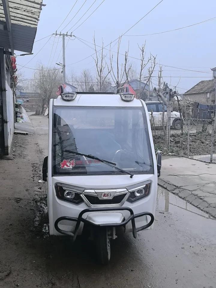 看这雨下的，街上连个人都没有🈚