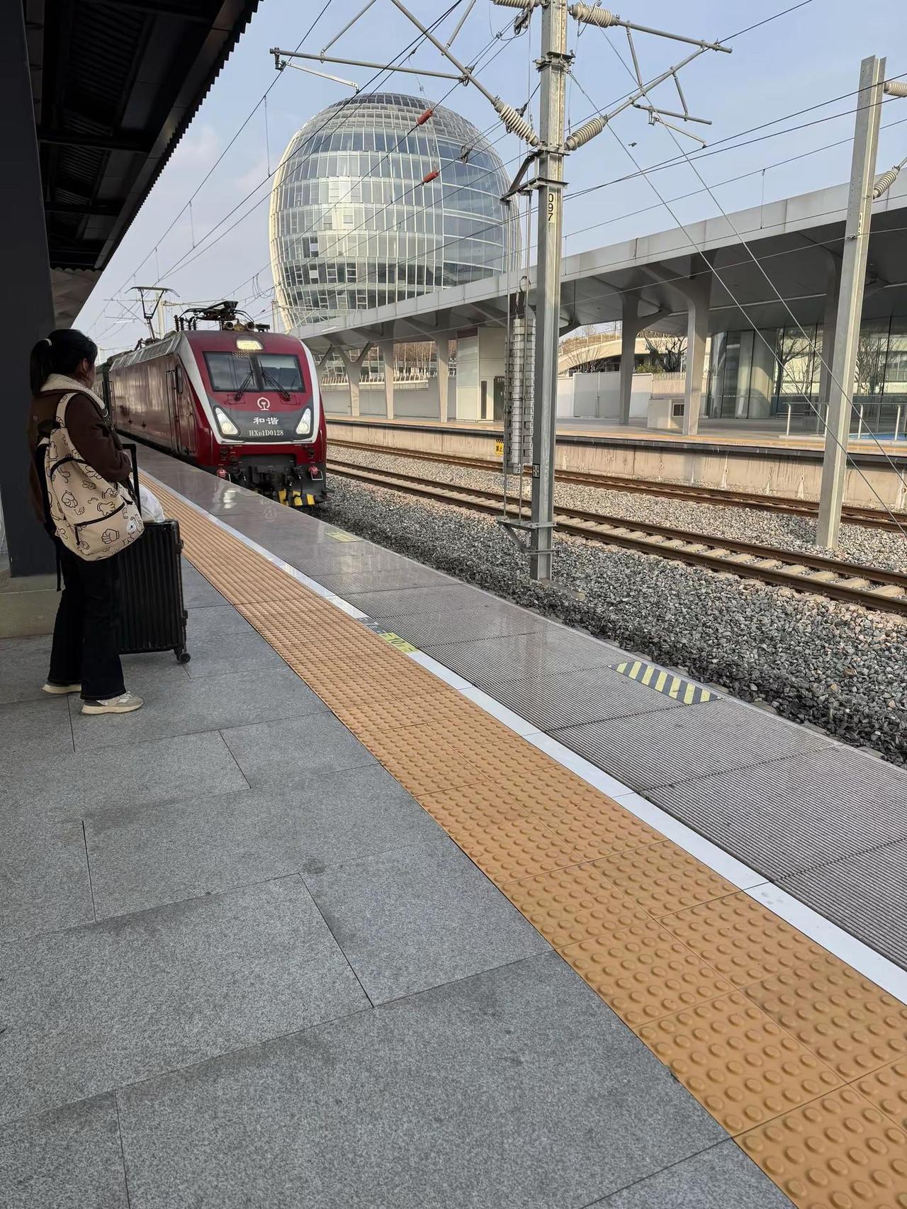 旅行当然要拍照记录啊 ；