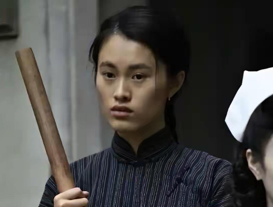 吴石案佣人拒绝黄金的背后：不贪财的选择，竟是最绝的保命之道！
 
1950年的台