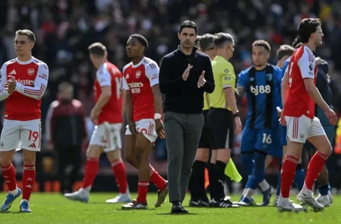 The Athletic UK阿森纳跟队记者James McNicholas撰写