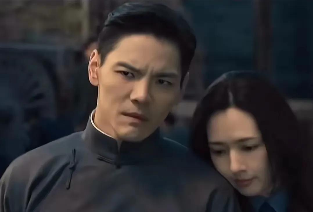 看得出来，向佐真的有在好好演，但郭碧婷也是真的在忍。

郭碧婷和向佐这对真夫妻演