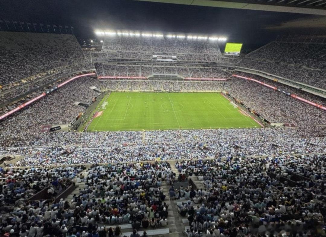 震撼！9万人高呼梅西，8亿欧阿根廷2-0世界第65：球王最终未出场6月7日，国际