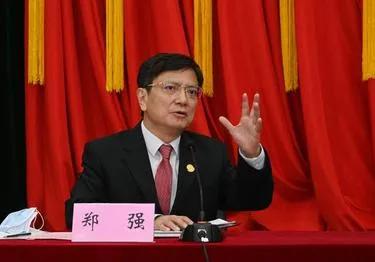 中国需要郑强这样的“愤青”

郑强教授说了一些真话，刺痛了一些贪腐官僚和无德资本