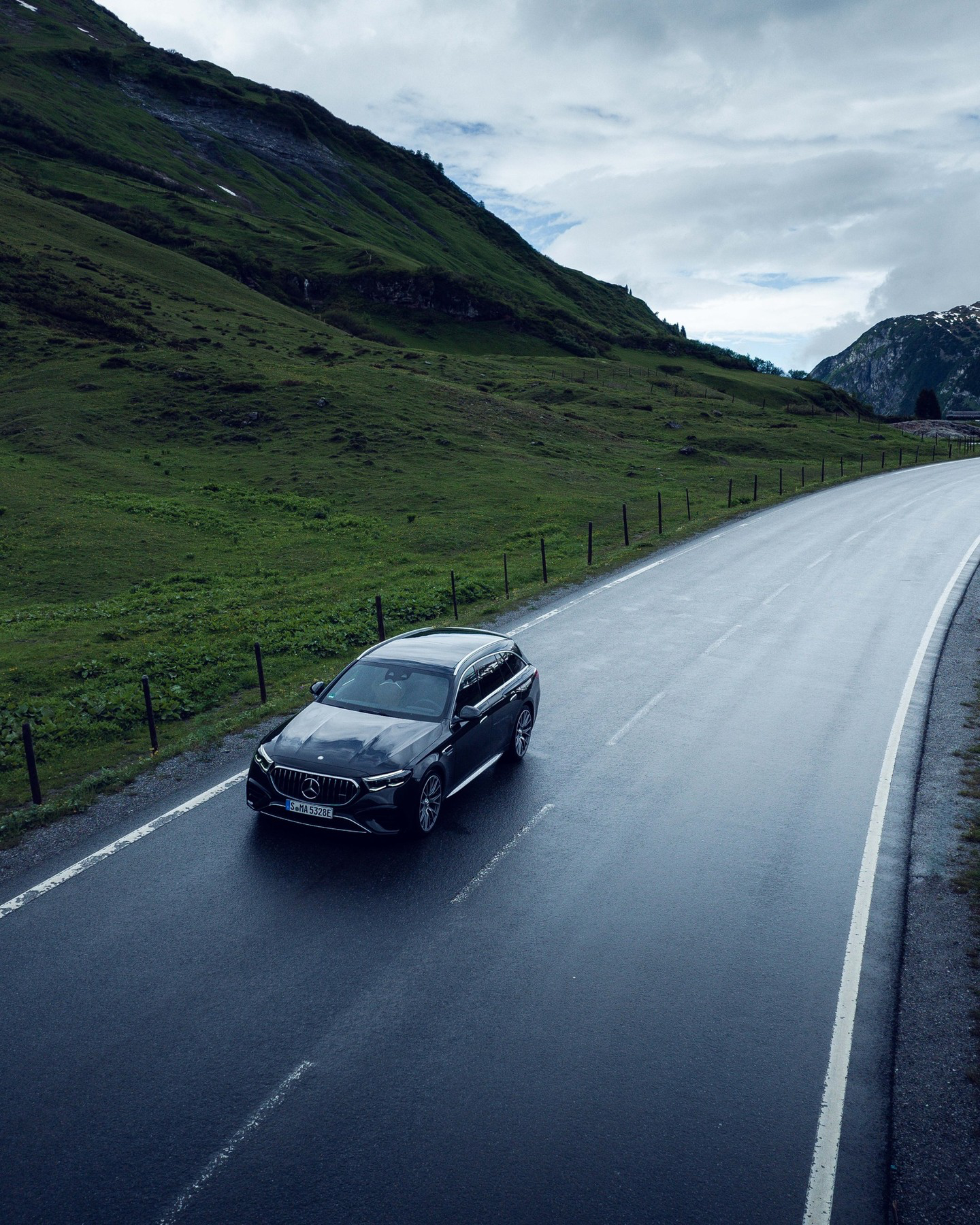 气场超强梅赛德斯，主动空气悬架，后轮转向，智能驾驶辅助，性能与豪华兼备，商务or
