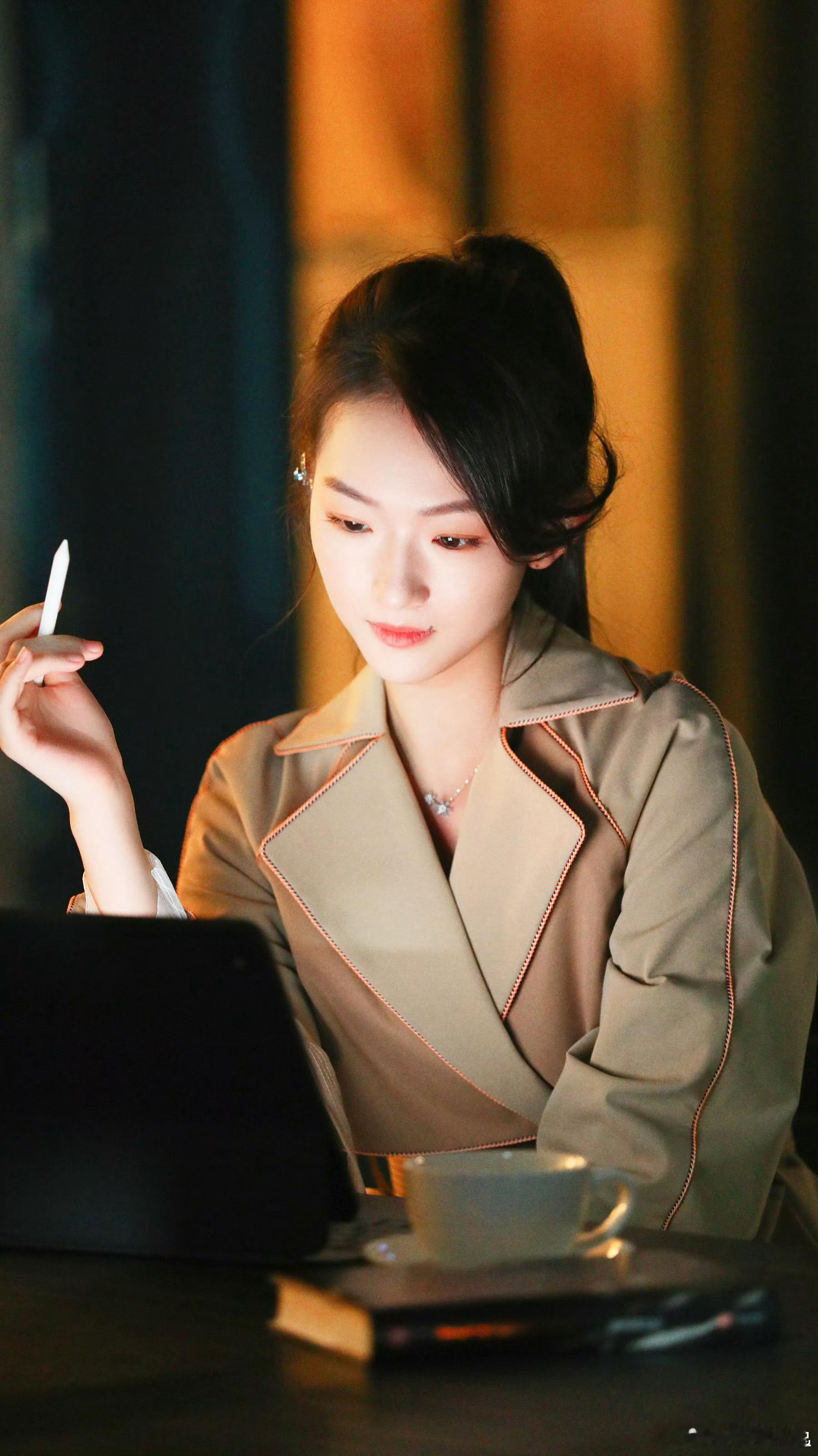 甘瑞琦  grq甘瑞琦故卿归 grq甘瑞琦浅浅 “每一次隔着屏幕的对视都能让我触