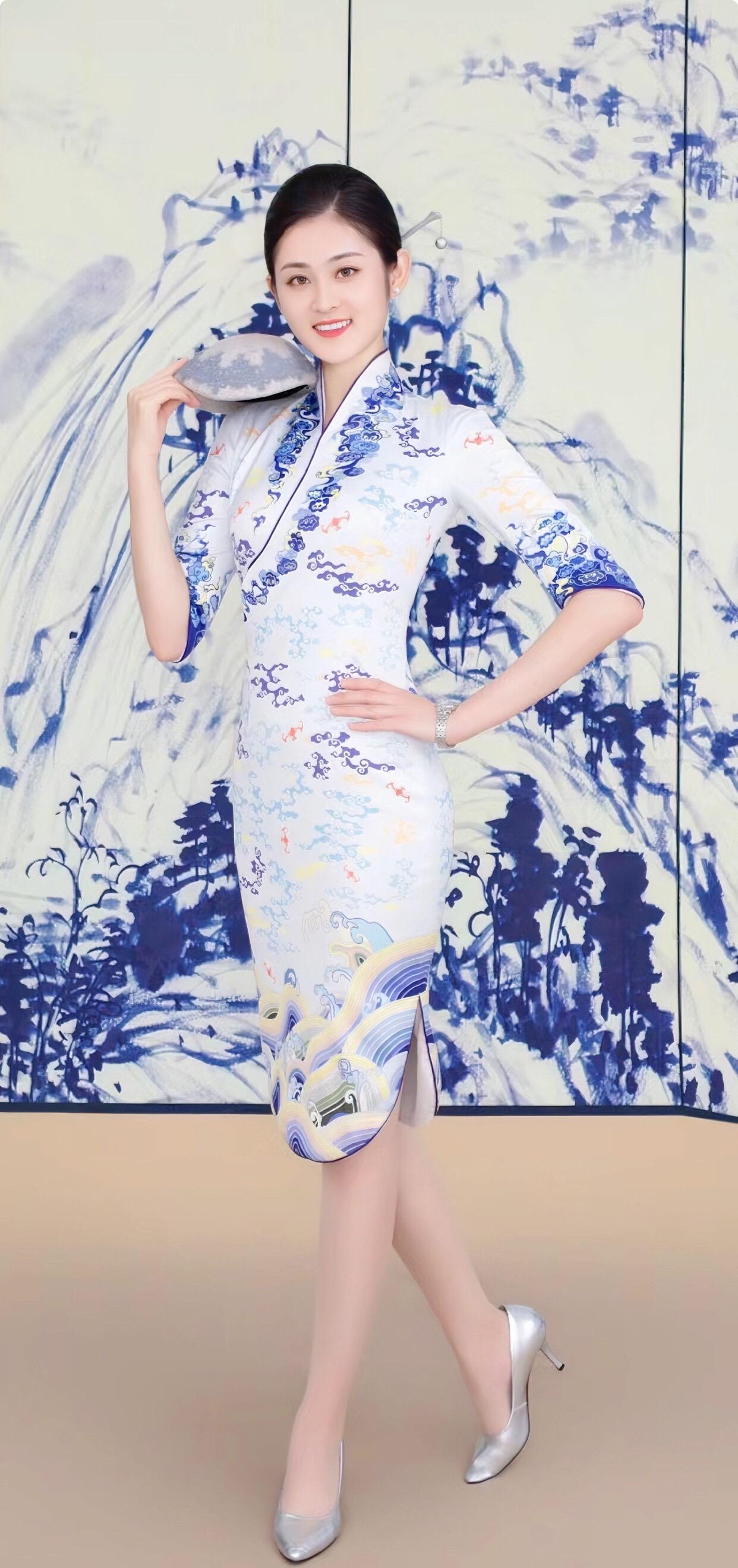 天青色等烟雨 而我在等你。