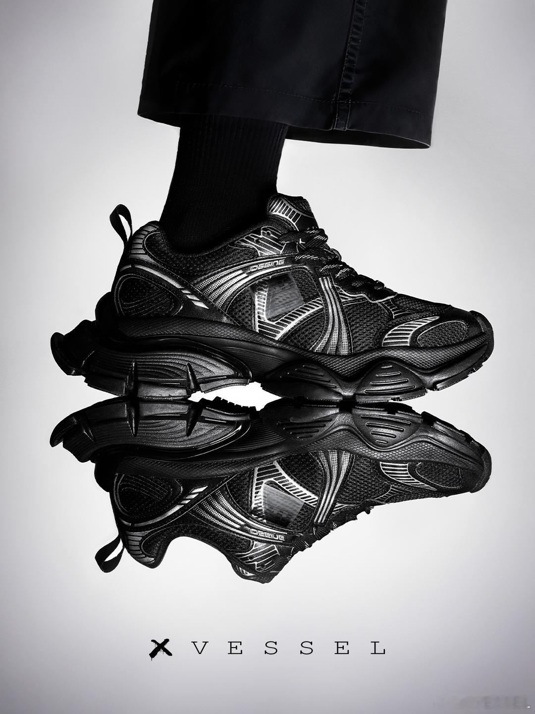 关于街头风格提问，xVESSEL「涟漪」此次以双色作答我们以解构笔触，重写关于经