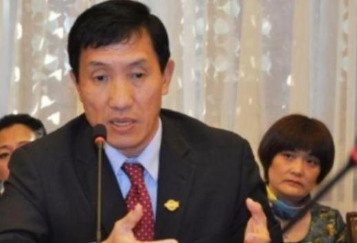 “中国拿什么挑战美国？人均收入只有人家的8%！”就是这位中国经济领域专家-黄亚生