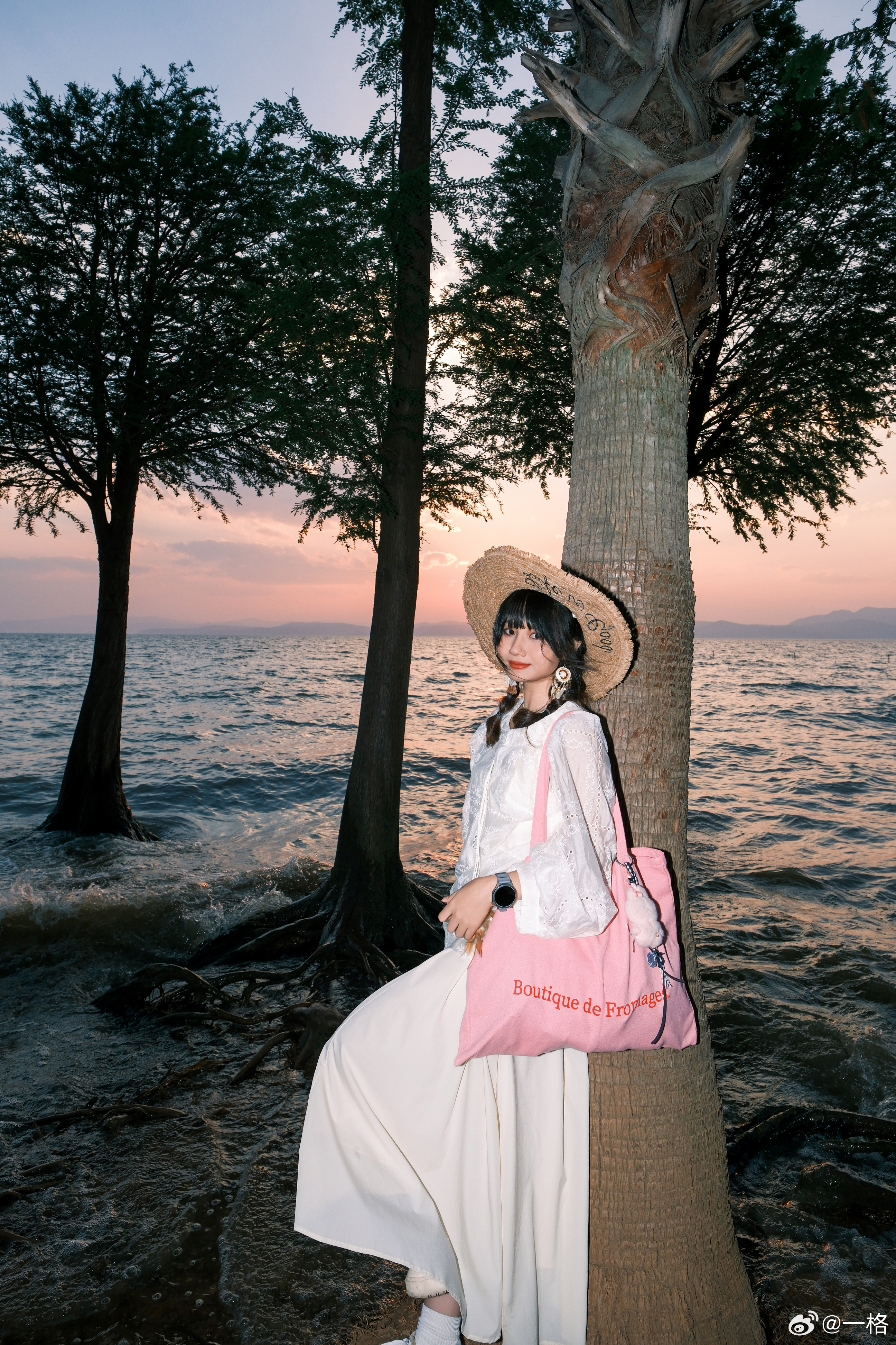 大理除了遍地游客，还有遍地摄影师。拍了一张精修15块钱，怎么样