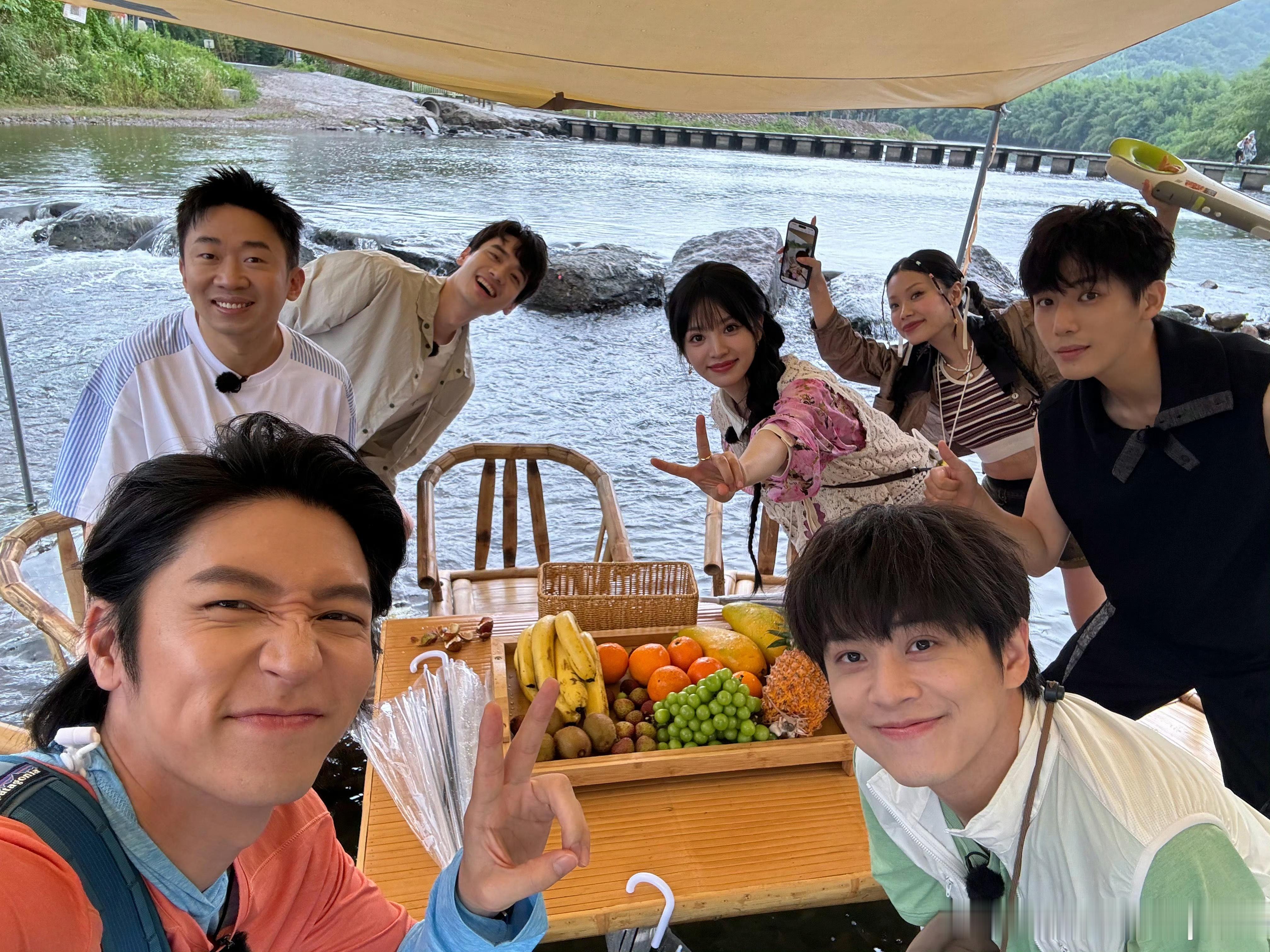 #在线摇个寻宝搭子#寻宝小队在线摇人！好多人转发啊[送花花]戚薇、李一桐、文韬、
