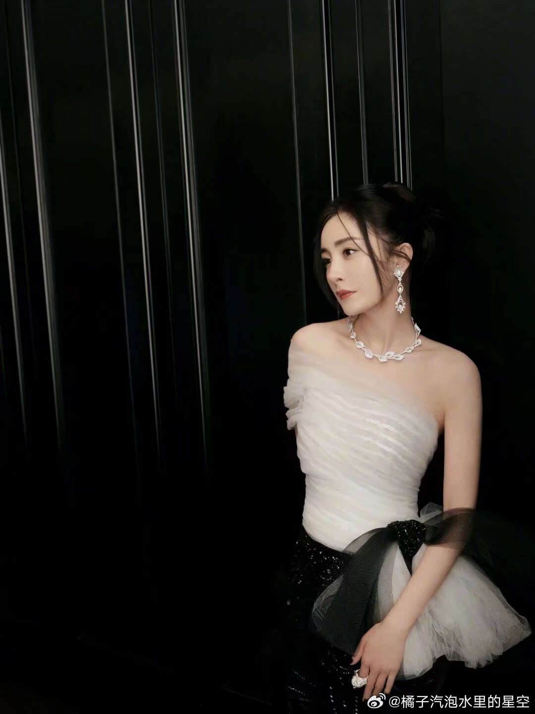 杨幂  🦊杨幂misssixty全球品牌代言人 “你要面对现实啊，现在这个网络