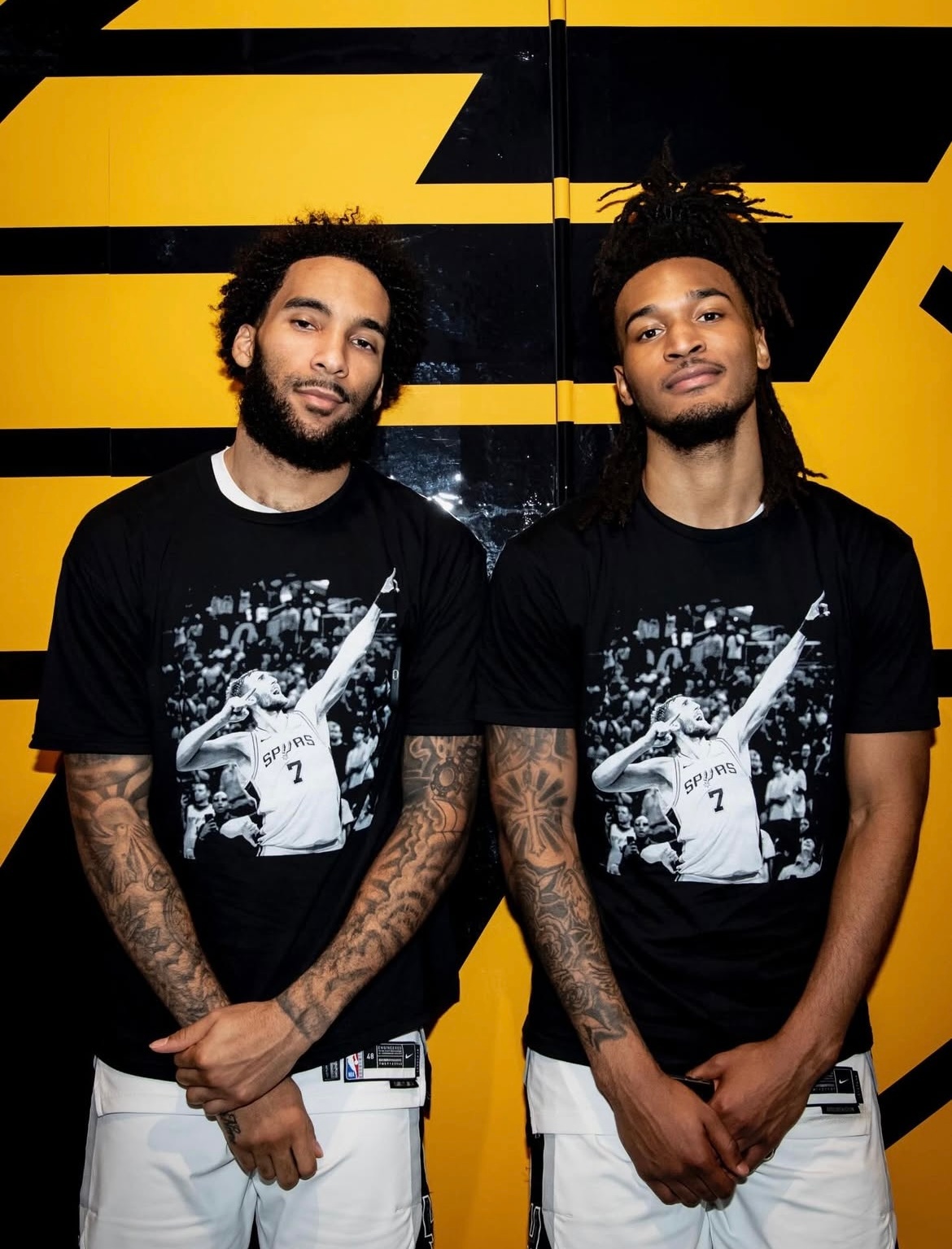 晚安马刺 带着对美好的期待入睡 ，明天醒来 ，阳光和希望都会如期而至。晚安刺蜜明