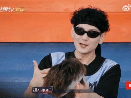 艾热吃了没有王以太的亏终于体会到王以太的用处了，艾热下次玩游戏先把闪火拽身边读规