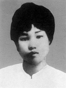 1919年4月6日，毛泽东好不容易回到了湖南省城长沙市，住在修业小学。他一到长沙