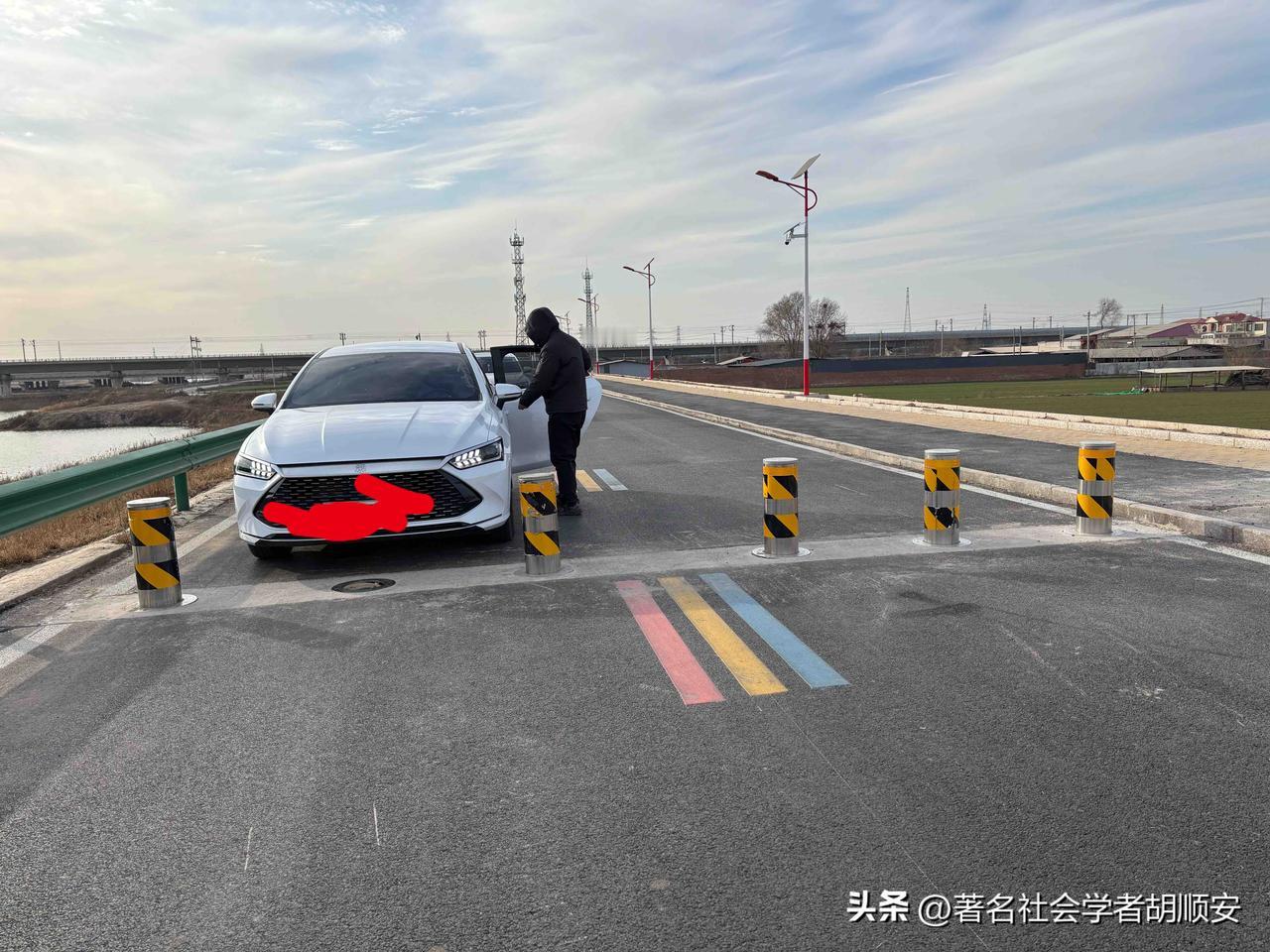 邢台开发区南阳村南坝顶路需要放开通行！莫把观光路变堵心路！

邢台开发区大沙河北