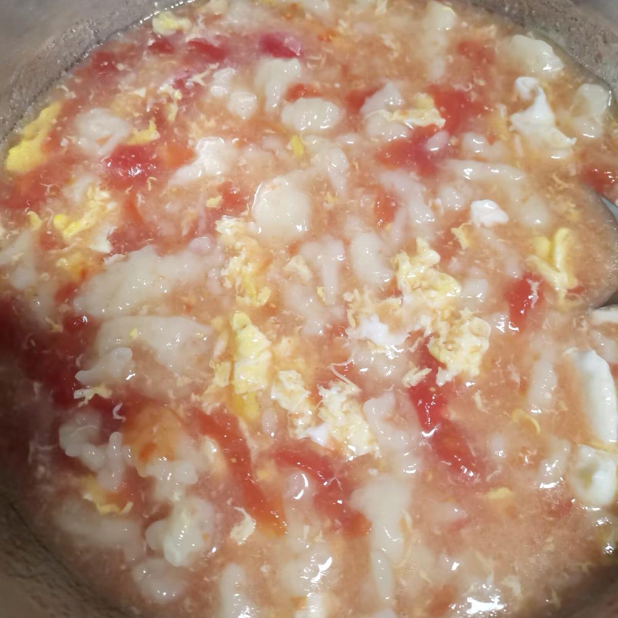 天冷就适合吃点热乎的带汤的，每次做西红柿鸡蛋疙瘩汤，孩子都开心地吃一大碗。

我