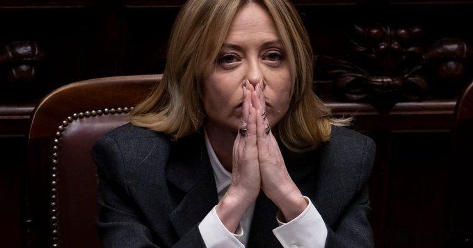 欧媒，梅洛尼开始积极的与美国特朗普总统划清界限。分裂已经完成，联盟在现实的压力下