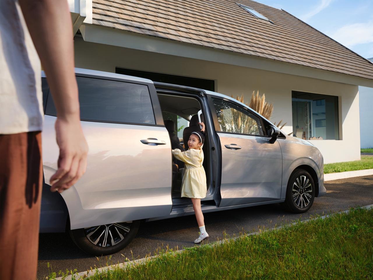 2025年11月12日，五菱星光730以7.30-10.98万元指导价正式上市。