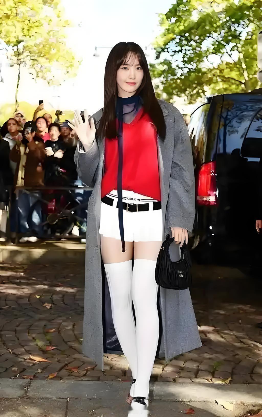 林允儿的穿搭真的看不懂 