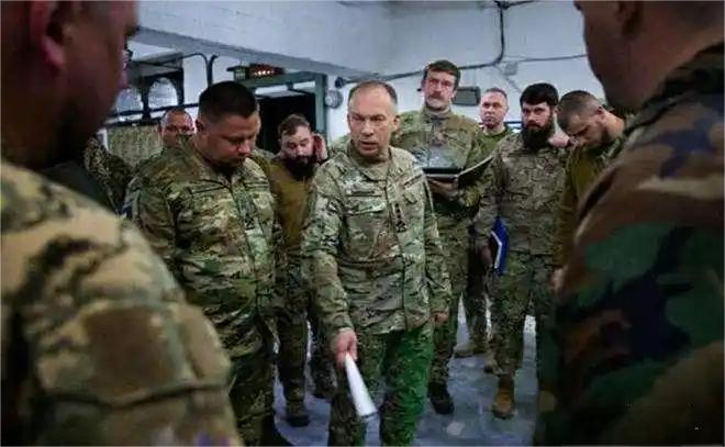 【热点评述】乌军若红军城战役中彻底落败，乌克兰武装力量总司令瑟尔斯基可能会辞职。