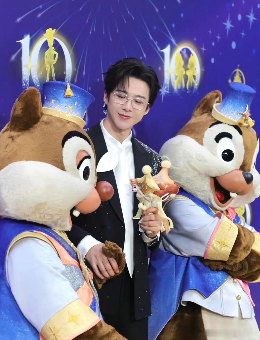 摩登兄弟 | 上海迪士尼十周年庆典 我的在逃王子回到他的魔法城堡的一夜，每一帧画