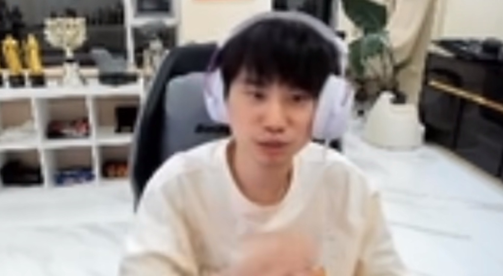 Doinb：感觉dota每一个500分一个1000分都有很大差距，你不是每个人玩