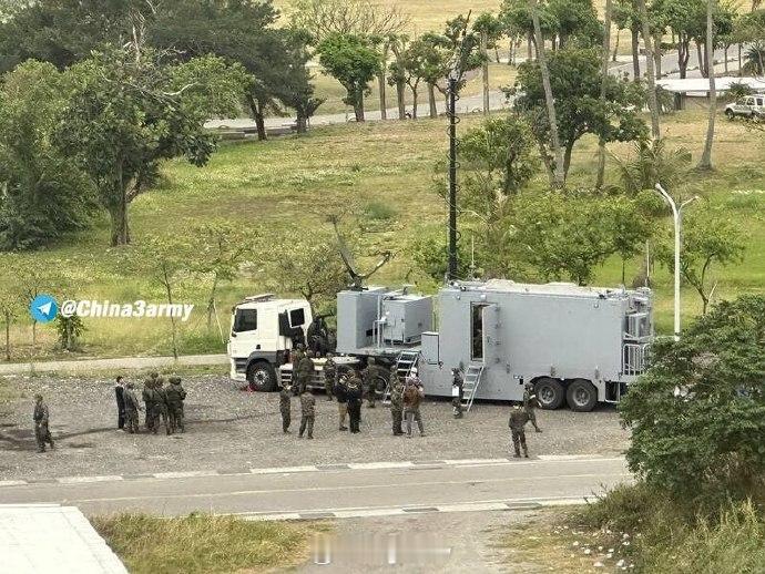 台湾省海军的海锋旅在台东市海滨公园部署反舰导弹发射架，并置于战斗位置，引起当地民