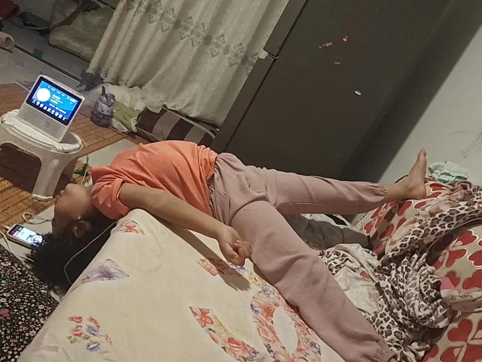 孩子的学习很重要，现在的每个人让大人操碎心，玩开手机自己一点自控能力没有 。