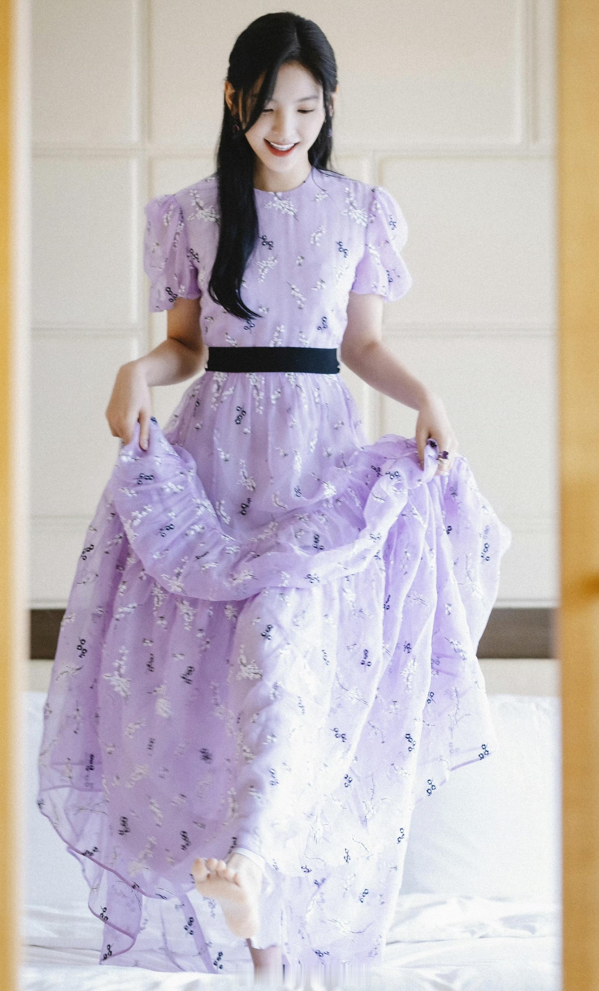 章若楠柔美画报精选 