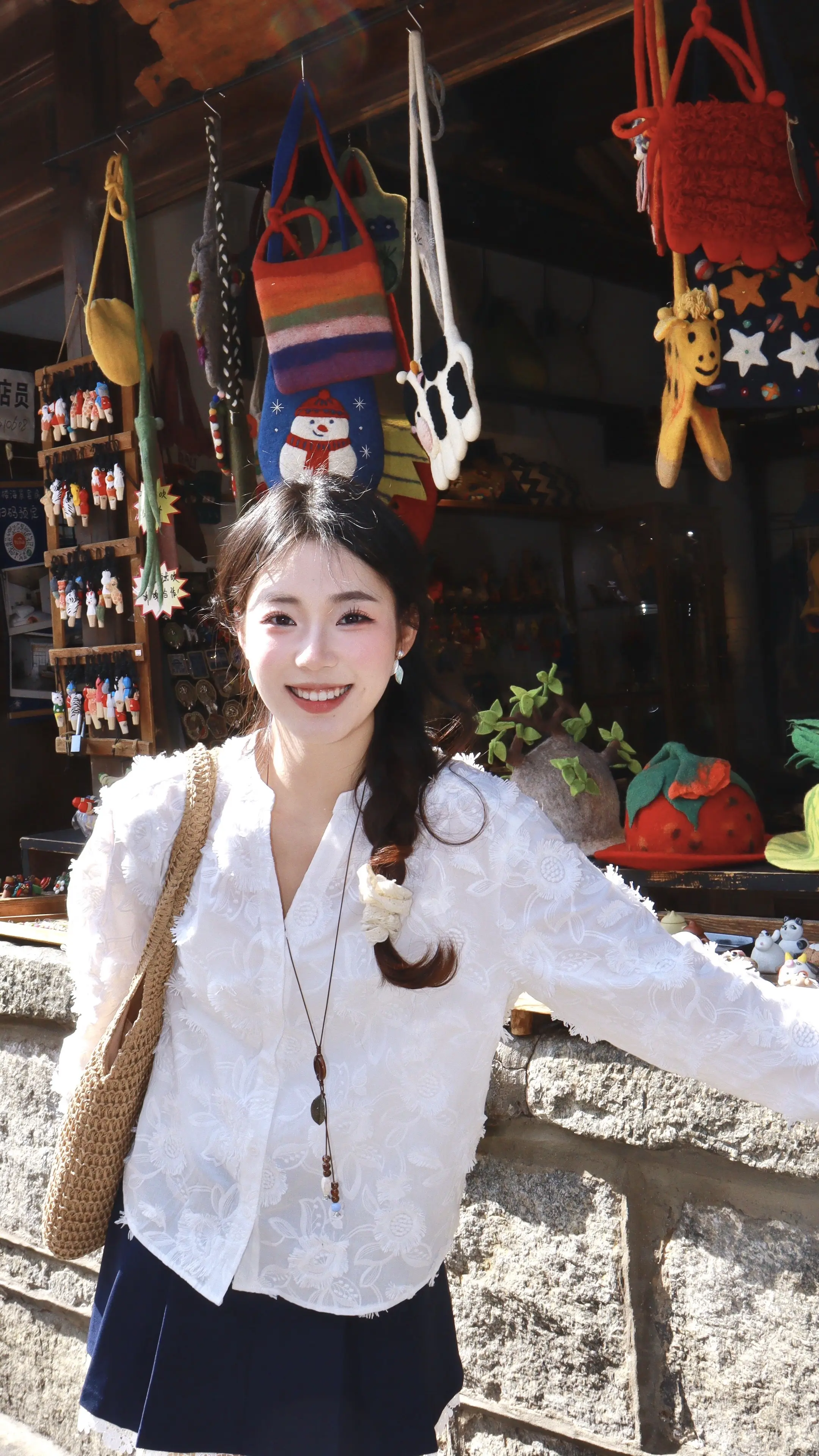 你低头欲说还休 我等你开口。