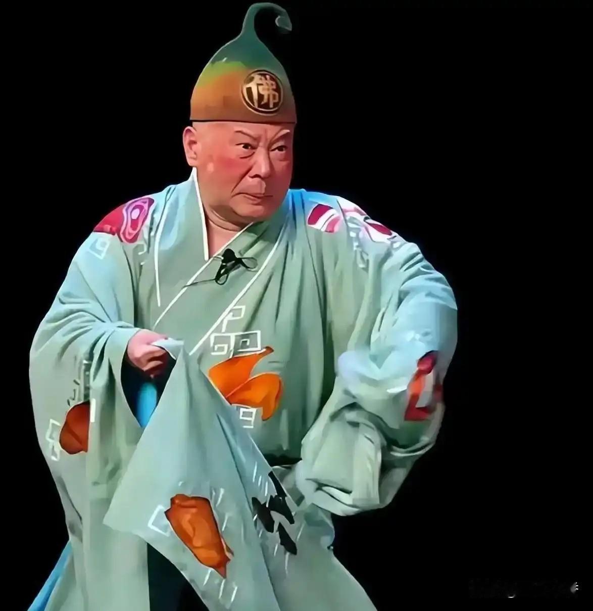 郭德纲改编红歌并非恶意，却缺失敬畏之心
 
客观来看，郭德纲改编红歌并非主观恶意