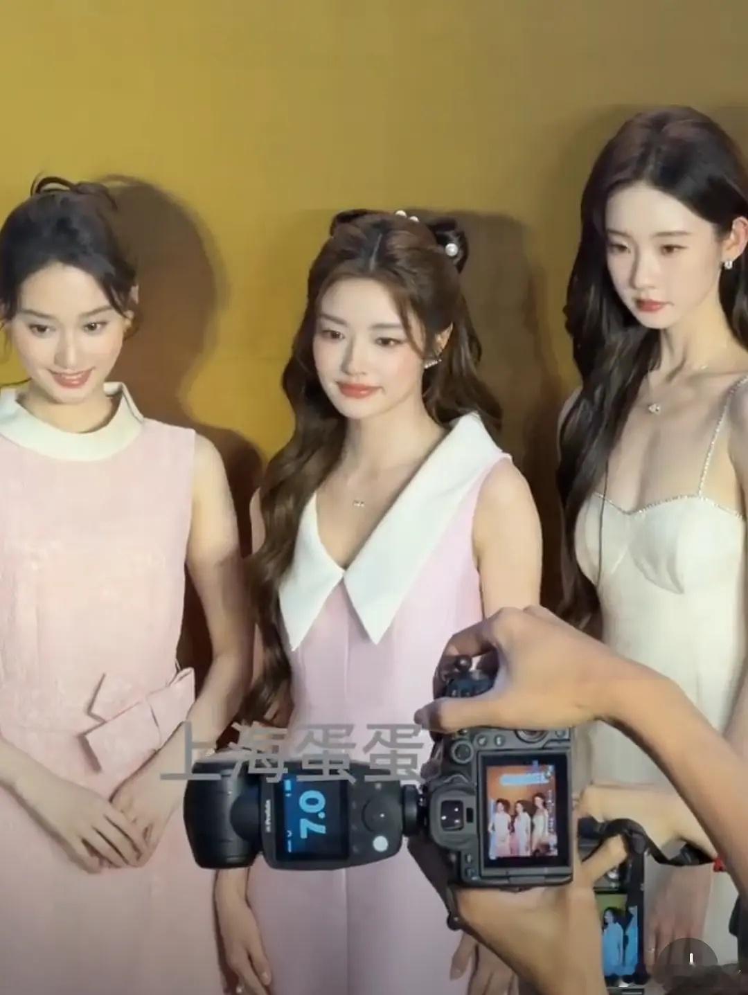 夏梦、徐若晗、张艺凡三人活动同框，谁更好看呢 