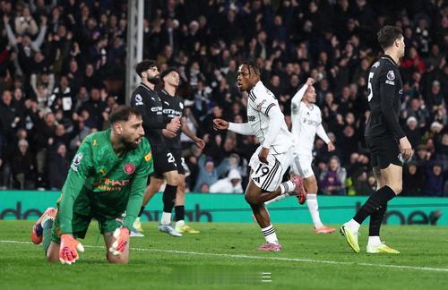 富勒姆历史第2次联赛主场单场打入4球但输球，上一次在1952年英超联赛第14轮，