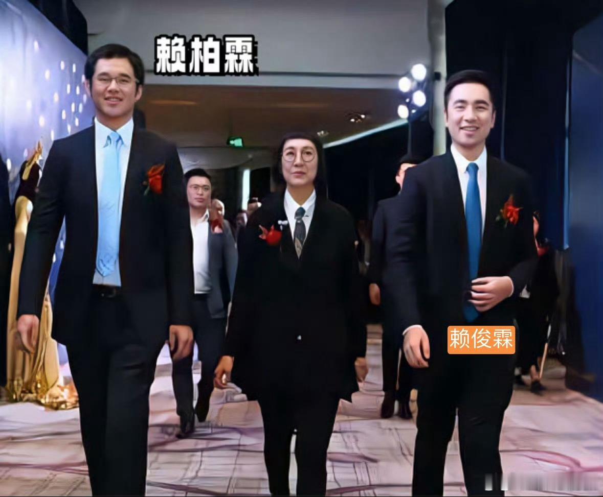 刘大锤 乔欣今天没结婚  乔欣夫家赖柏霖，太有实力啦。1600w随随便便就捐了。