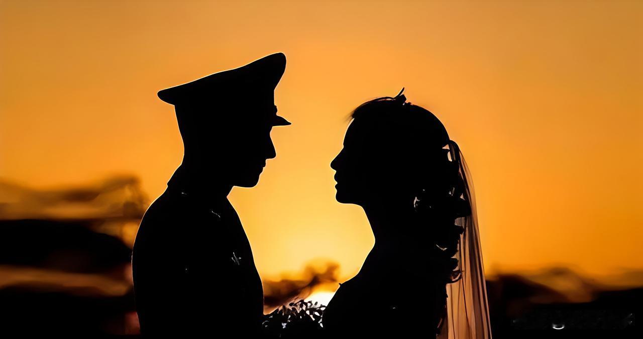 “军婚不容破坏！”四川宜宾，一名男子在部队服役期间，其妻子竟与男子的堂哥长期保持