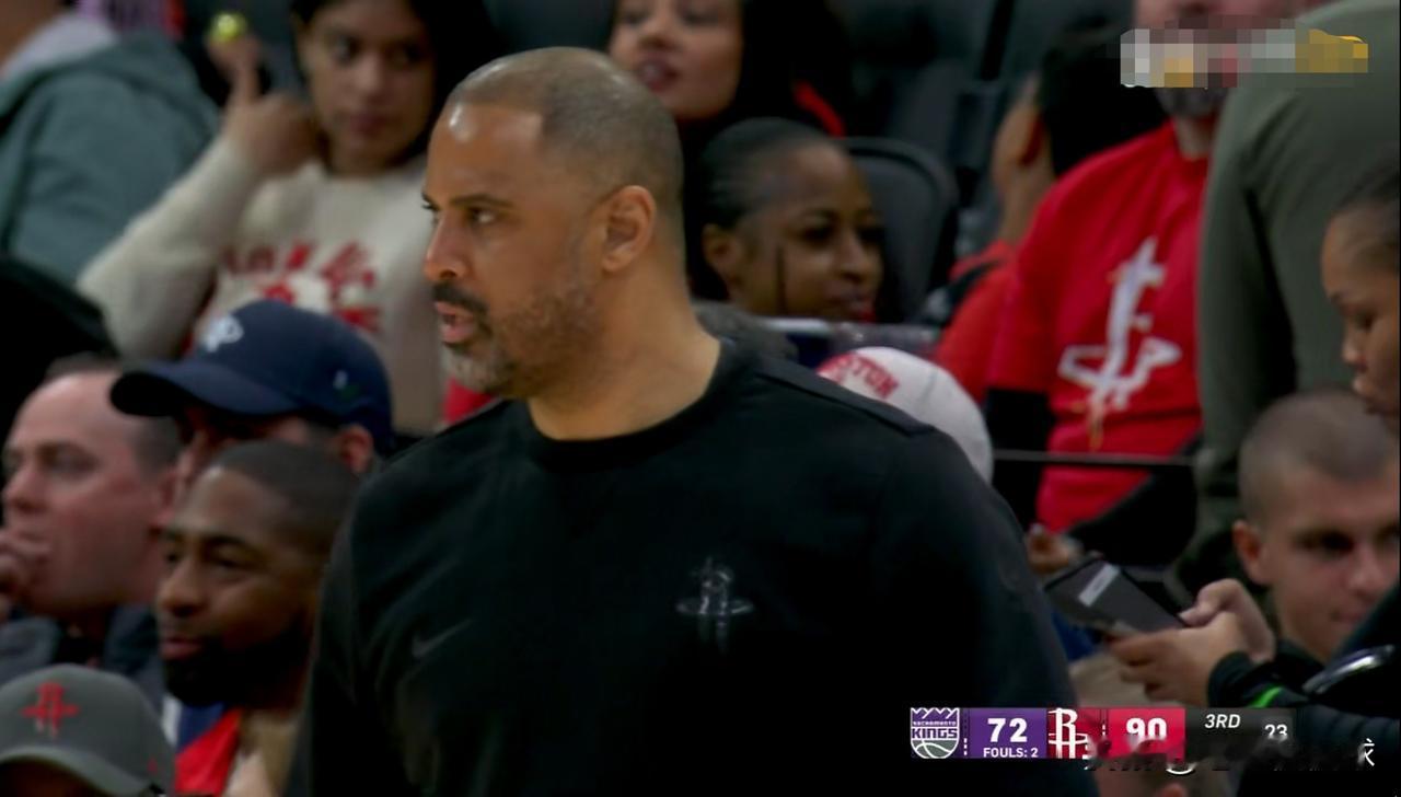 火箭主帅乌度卡真是太疼爱谢波德了！在今天火箭主场以128：97大胜国王的赛后采访