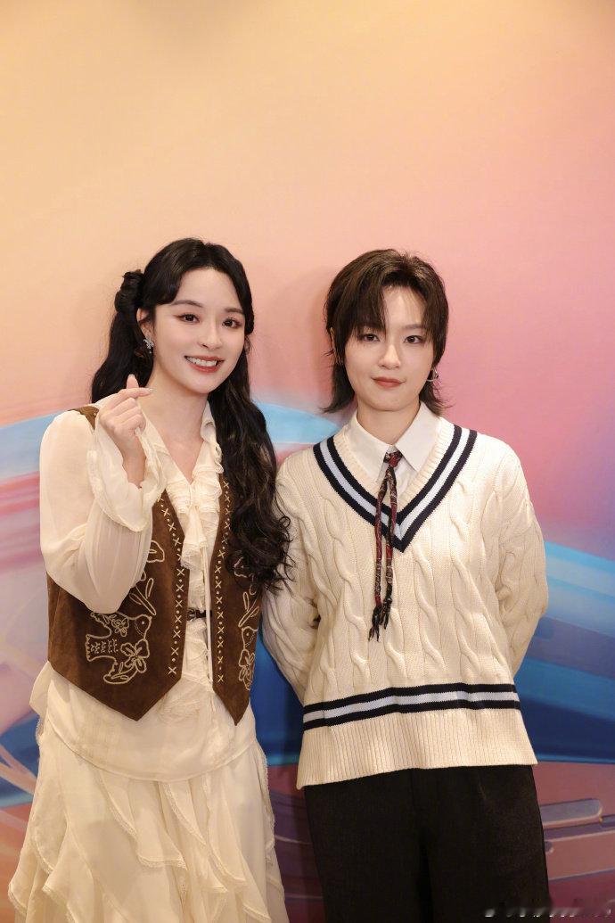 李莎旻子可以补充一切周笔畅的资料 湖南卫视背后 李莎旻子的好运谁不馋！事业追星双