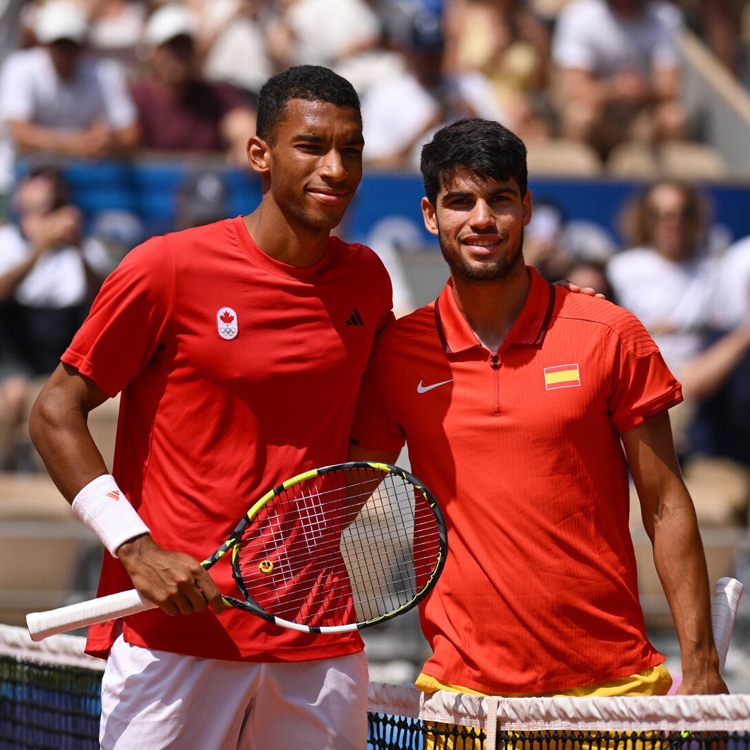 #2024年巴黎奥运会# 男单半决赛，阿尔卡拉斯以6-1/6-1横扫阿利亚西姆，