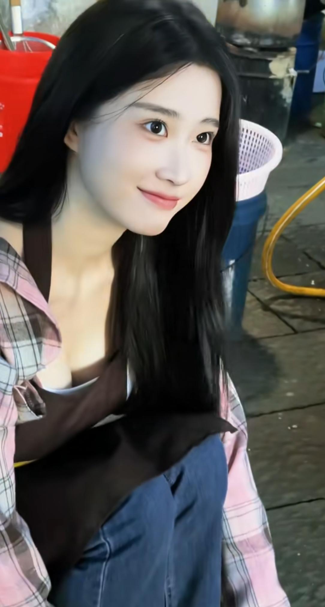 清雅脱俗的美到底长啥样？清水出芙蓉，天然去雕饰。这是最自然的美了！